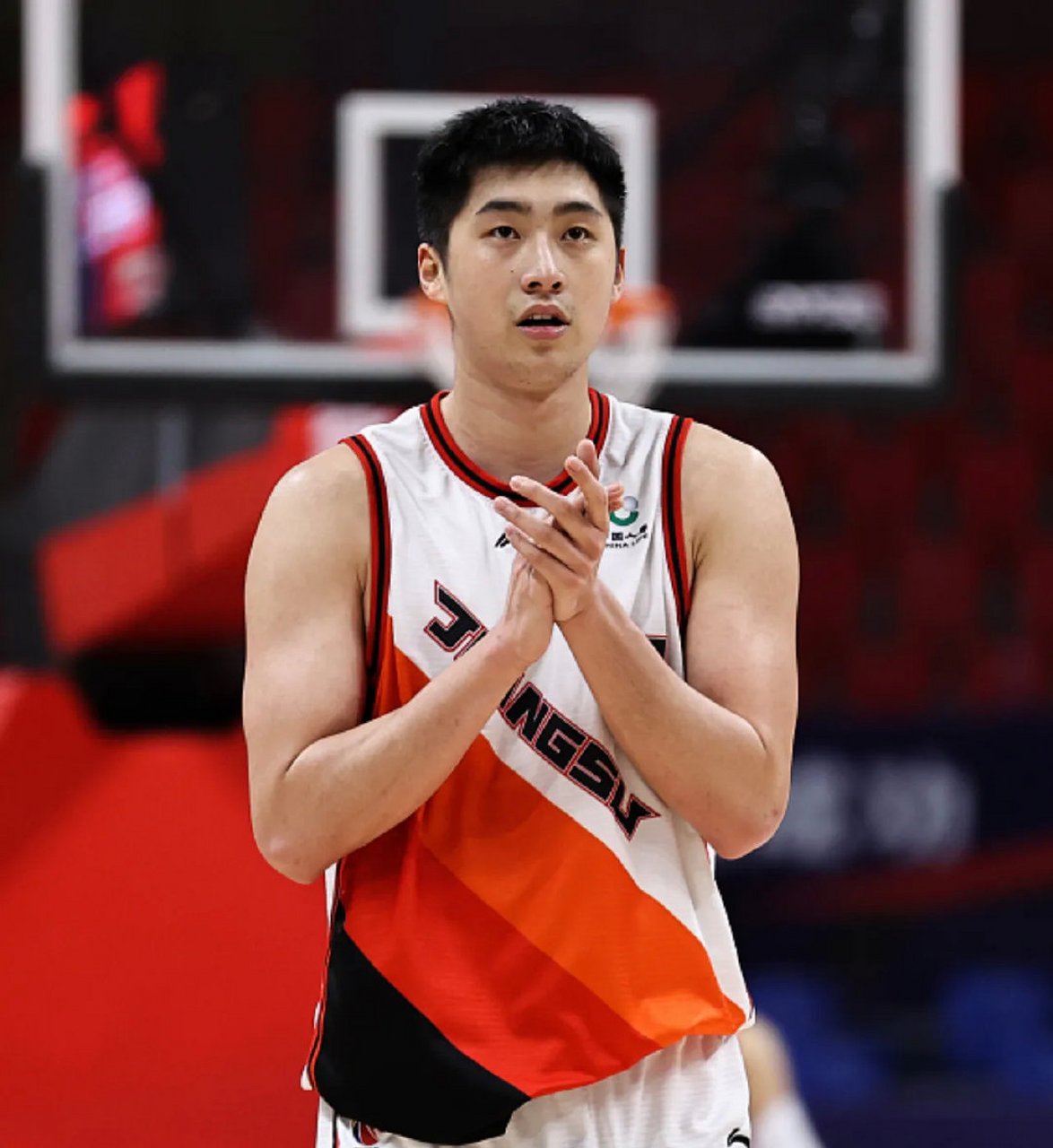 包含CBA常规赛倒计时，巴塞罗那清晨完成体检，细节引发关注，底气十足，球探报告显示潜力的词条-乐竞体育